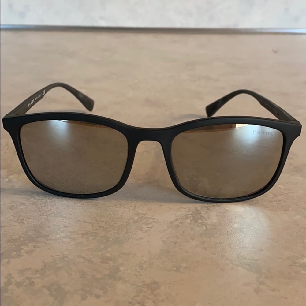 Unisex- Great condition black Prada sunglasses
